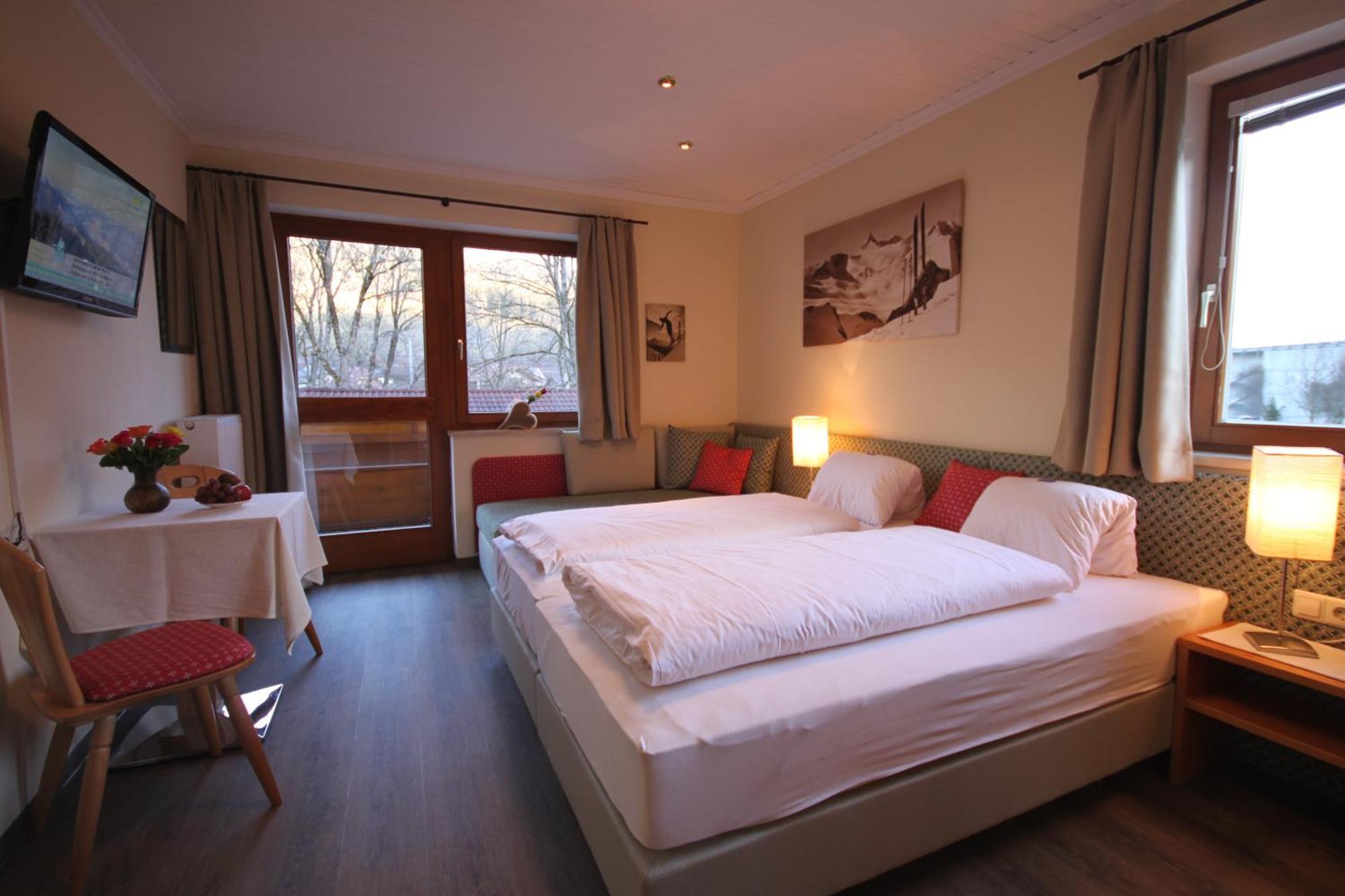 Haus Alexander Hotel ชลัดมิง ภายนอก รูปภาพ